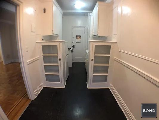 Rented by Bond New York | media 19