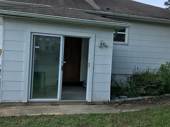 2nd image of 116 Oak Glen Rd