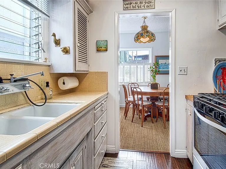 209 Agate Ave — Photo 10