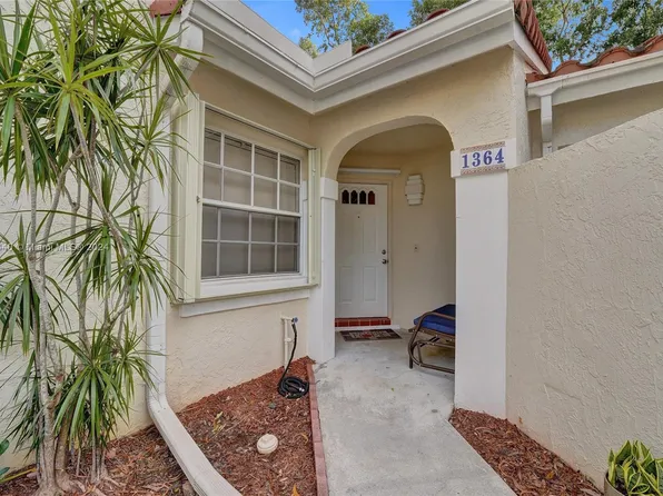 1364 Cottonwood Cir, Weston, FL 33326