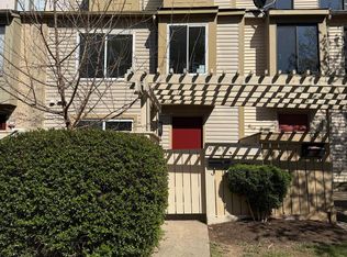 9365 Chadburn Pl, Gaithersburg, MD 20886