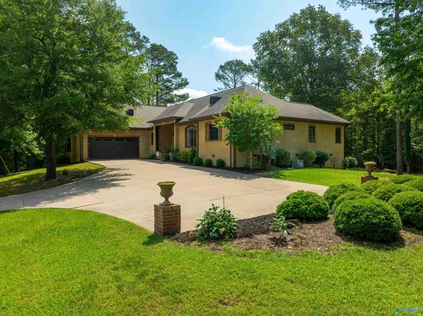 1805 Sibert Dr, Glencoe, AL 35905