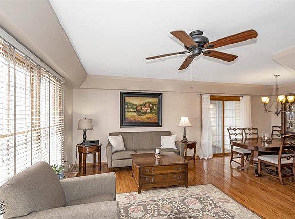 5th image of 9987 Cambridge Ct #D