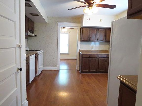 4th image of 734 1/2 N 10th St