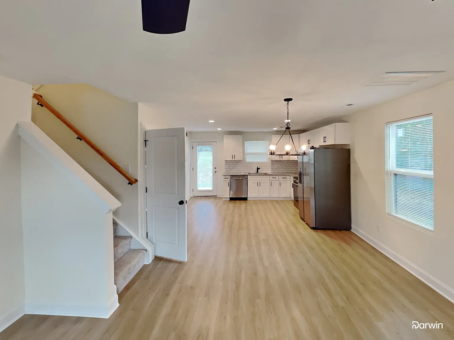 3 bed, 2.5 bath, 1530 sqft, $1,800 — Photo 2