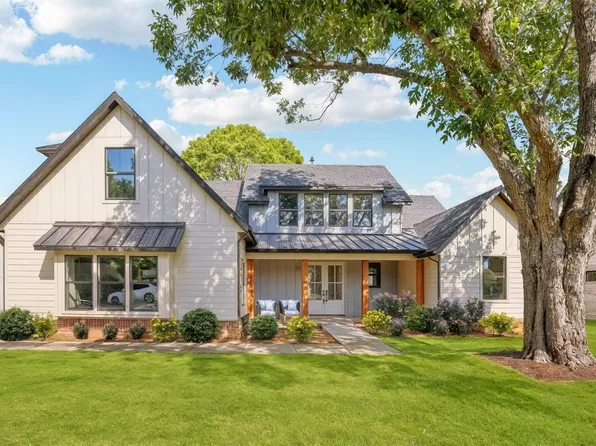 2630 Evinrude Dr, Grapevine, TX 76051