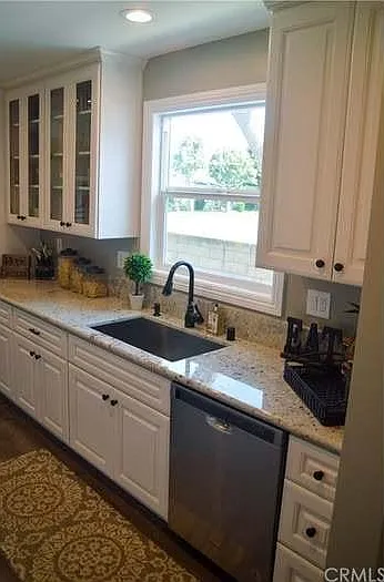 3403 Roxanne Ave — Photo 7