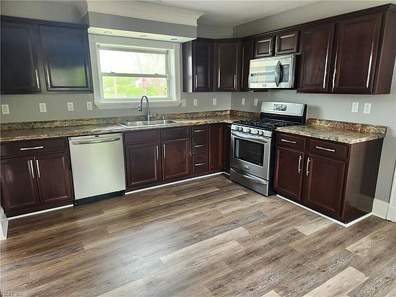 4th image of 547 Leonard Rd
