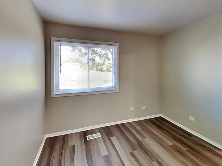 8295 S Utica Ave — Photo 6