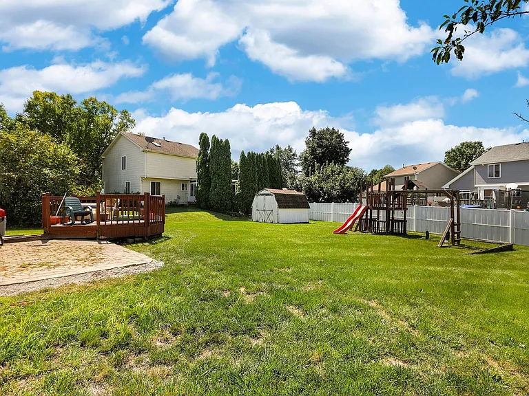 625 Harvest Dr — Photo 15