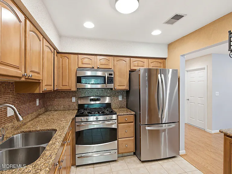702 Carnation Dr #702 — Photo 9