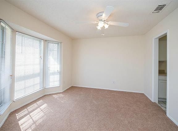 4th image of 3208 Amber Dr S