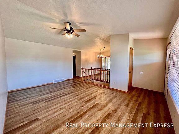 3rd image of 5808 W Clay St