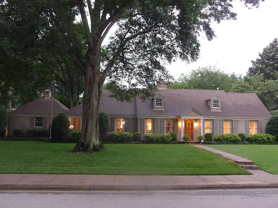 1st image of 443 Woodmere Ln