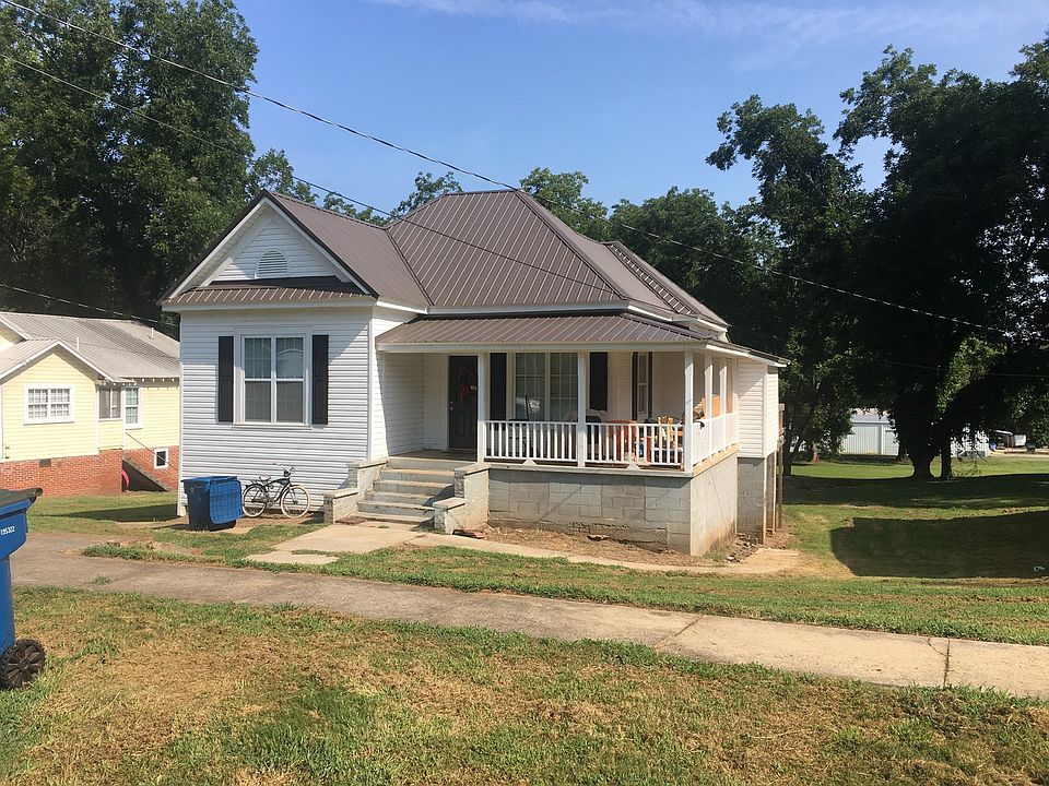 1st image of 310 Clinton St SE