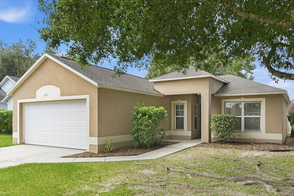3 bed, 2.0 bath, 1264 sqft, $2,060 — Photo 3