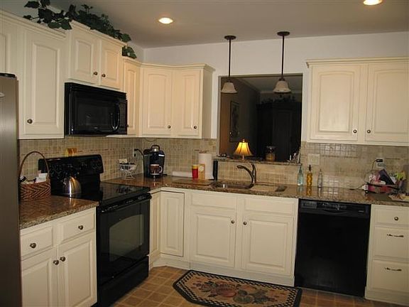 3rd image of 759 Knollwood Village