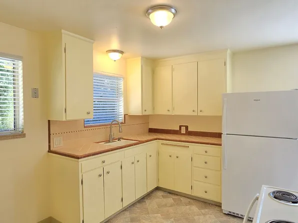 15t7542, 7542 15th Ave NW #Up, Seattle, WA 98117
