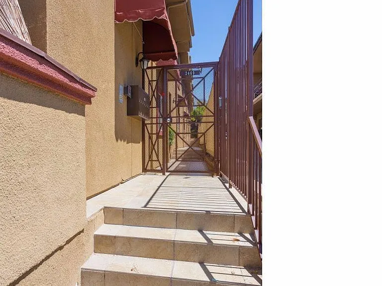 2469 Montrose Ave #E — Photo 18