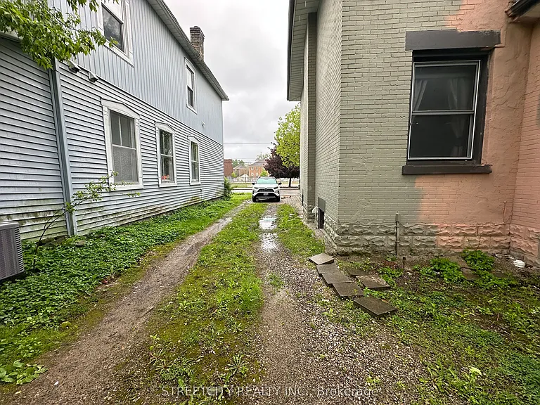 17 Saint Andrew St — Photo 29