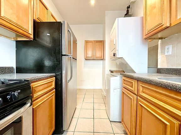 2nd image of 772 Saint Nicholas Ave APT 27A