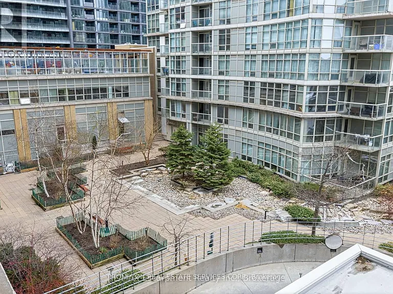 9 Spadina Ave #709 — Photo 17