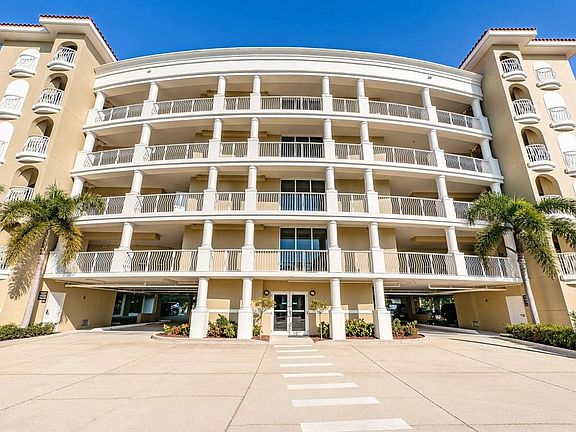 3rd image of 3805 GULF BOULEVARD #205