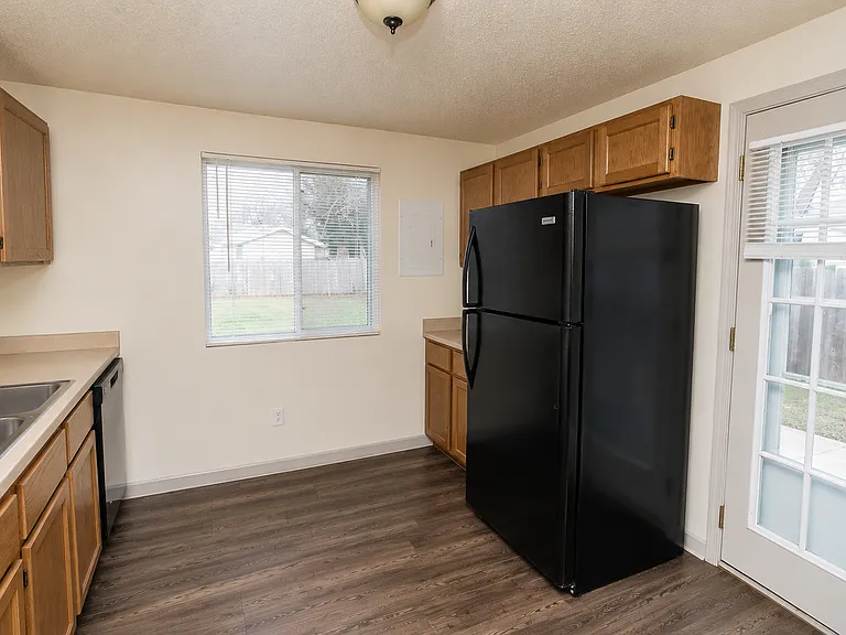 1025 S Pineridge Rd — Photo 7