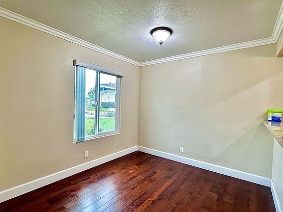 4th image of 1620 Greencastle Ave APT A
