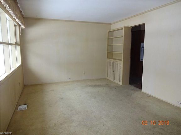 2nd image of 335 Wyleswood Dr