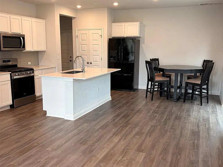 8518 Leroi Dr — Photo 7