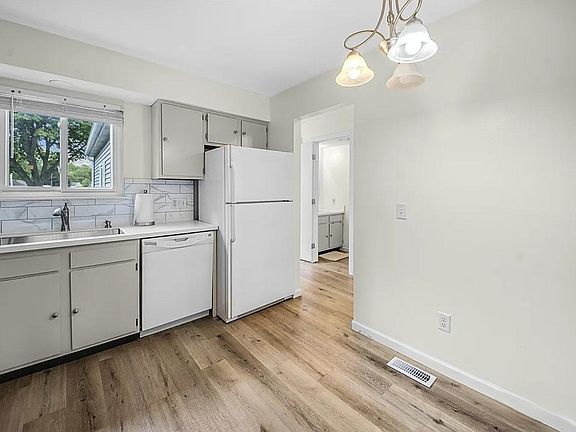 5th image of 6106 Red Oak Dr