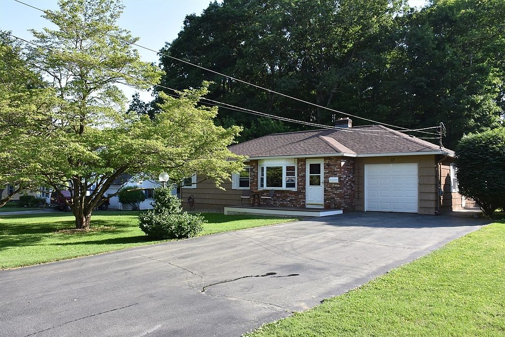 17 Charlton Rd, Dudley, MA 01571 Zillow