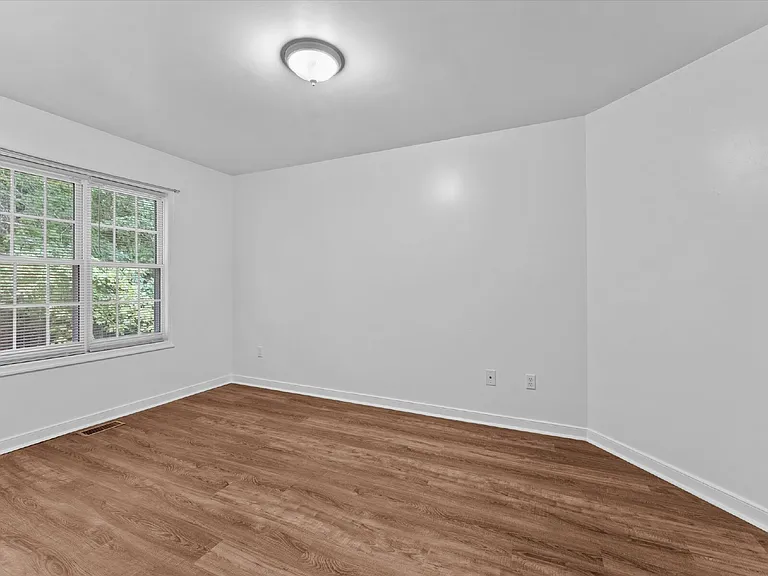 5701 Hereld Green Dr — Photo 16