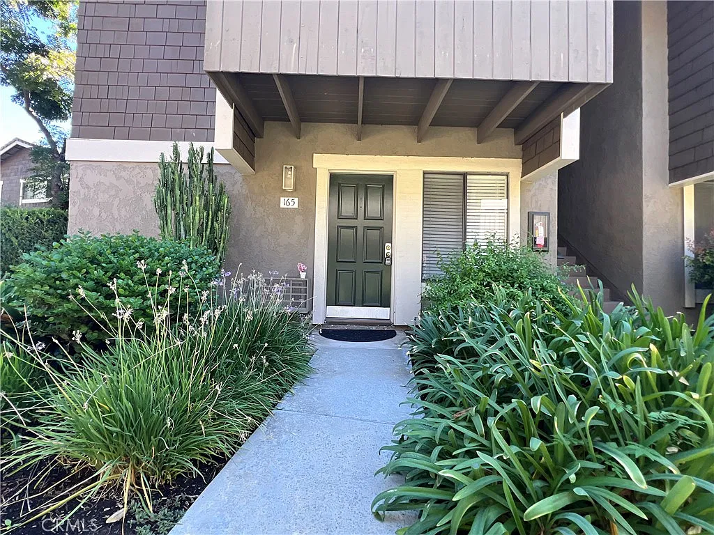 1 bed, 633 sqft, $2,350 — Photo 3