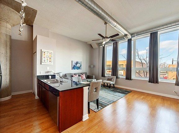 3rd image of 4131 W Belmont Ave Unit 205