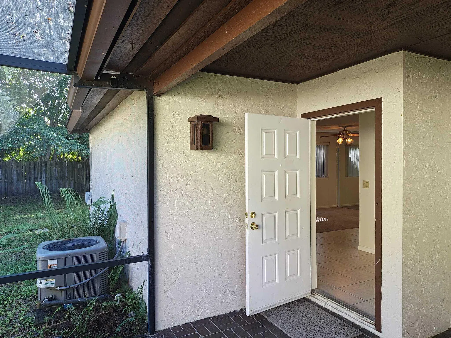 2 bed, 1.5 bath, 1109 sqft, $2,495 — Photo 2