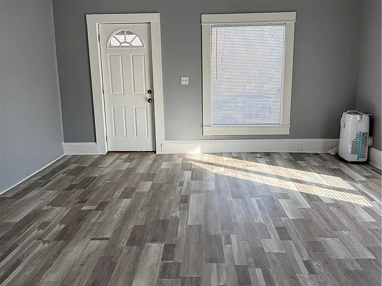 247 Princeton Ave — Photo 3