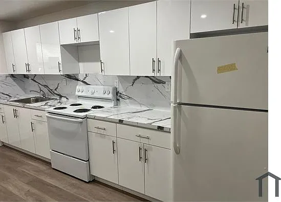 1236 NW 4th Ave #2 — Photo 3