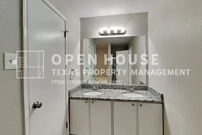 520 Bailey St — Photo 11