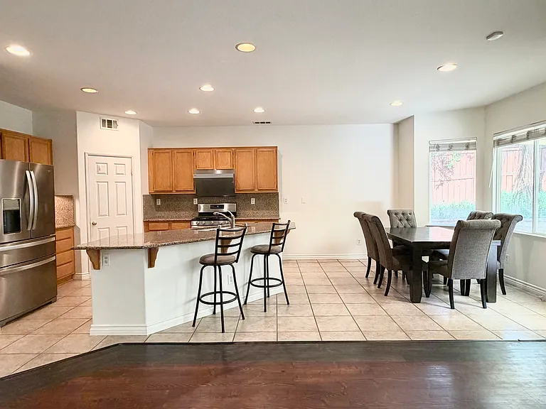 9489 Cedar Glen Ct — Photo 12