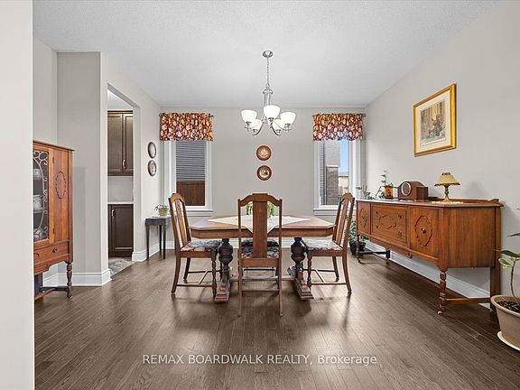 5th image of 279 Sceptre Way