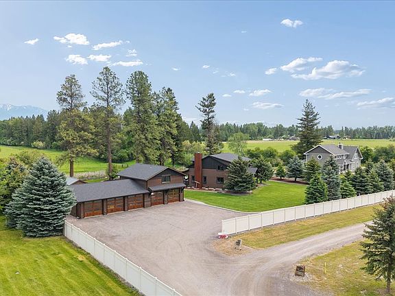 2nd image of 44 Aspen Ct