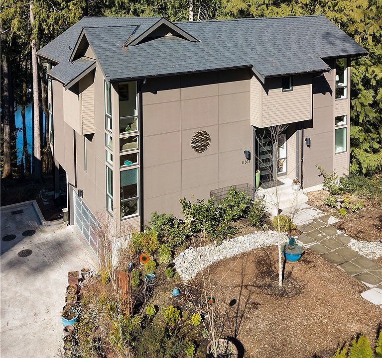 1st image of 11507 Blue Heron Ln NE