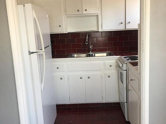 3rd image of 505 S Ocean Dr APT B1