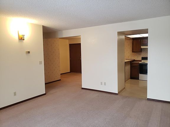3rd image of 1737 University Ave S APT G66