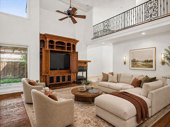 2nd image of 4709 Strait Ln