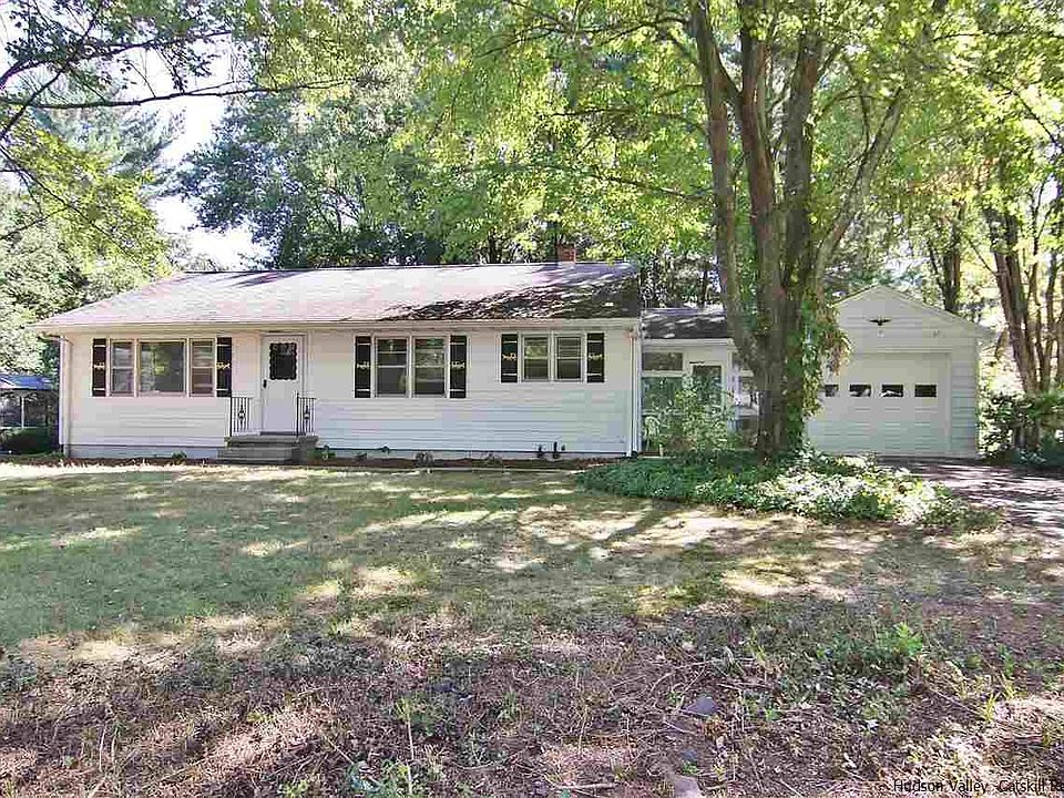 1st image of 22 Wayside Dr