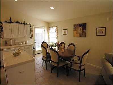 Eat-in kitchen