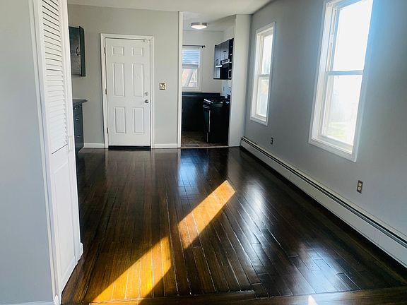 4th image of 148 Jewett St #1